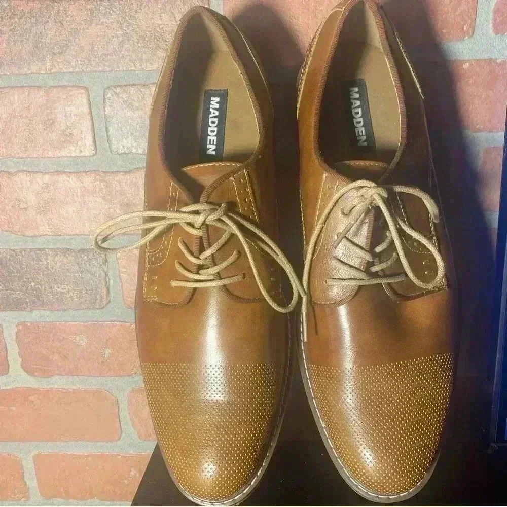 Men’s Oxford brown lace up shoe by Madden size 11 casual preppy